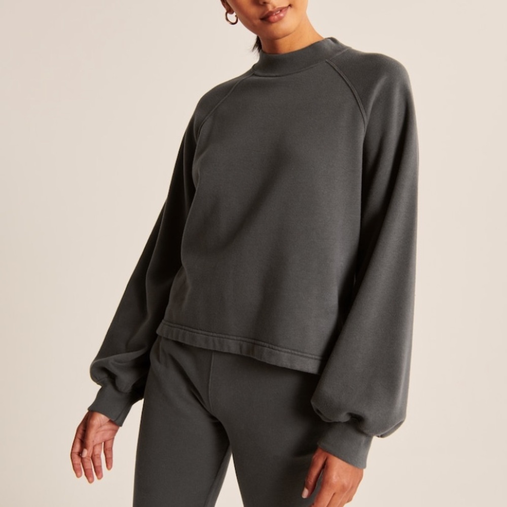 Abercrombie & Fitch Mini Mock Neck Sweatshirt